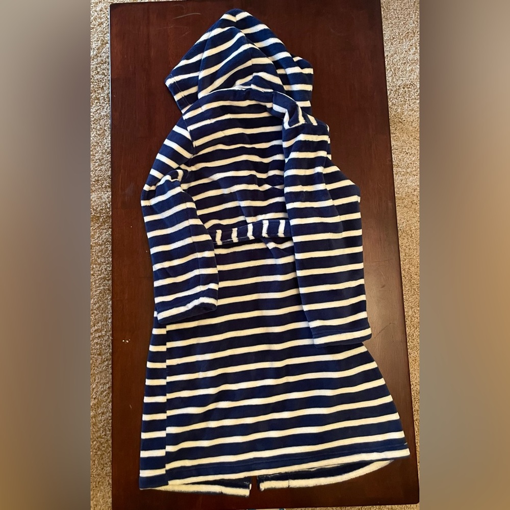 Tucker + Tate Robe - Picture 3 of 3